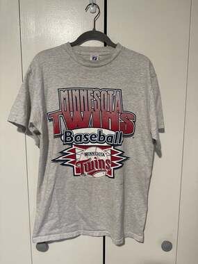 Vintage 90s Minnesota Twins MLB Baseball T-Shirt Logo 7 Grey Size Large